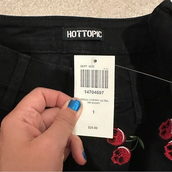 NWT Hot Topic High Waisted Cherry Skull Shorts - Picture 4 of 6